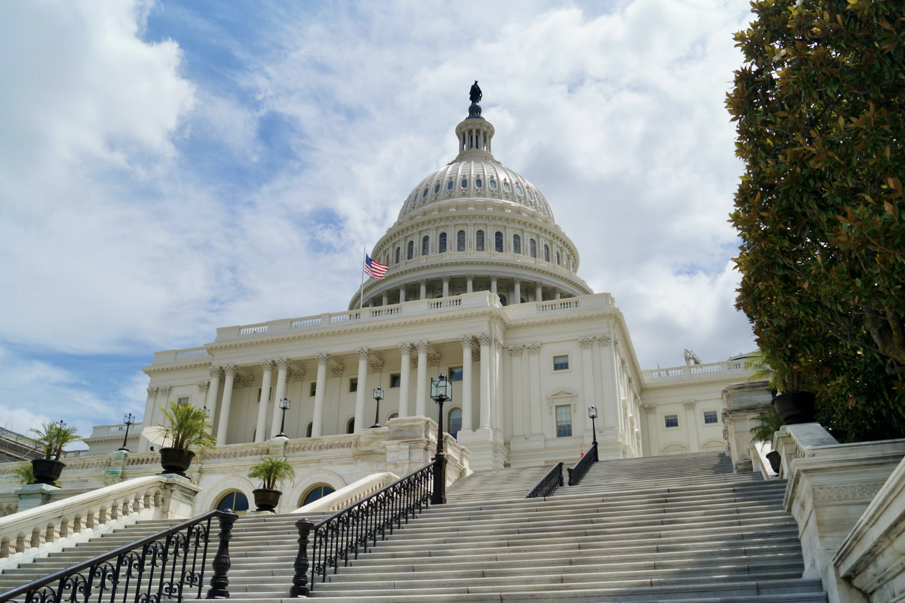加密监管妥协案引爆行业分歧