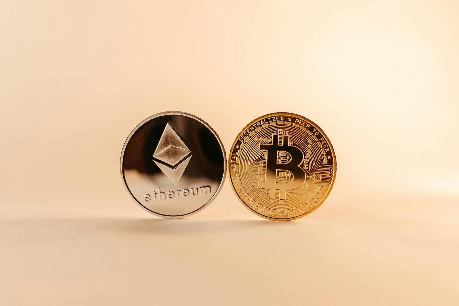 比特币漏洞事件后ETF资金暴增，关联性引热议